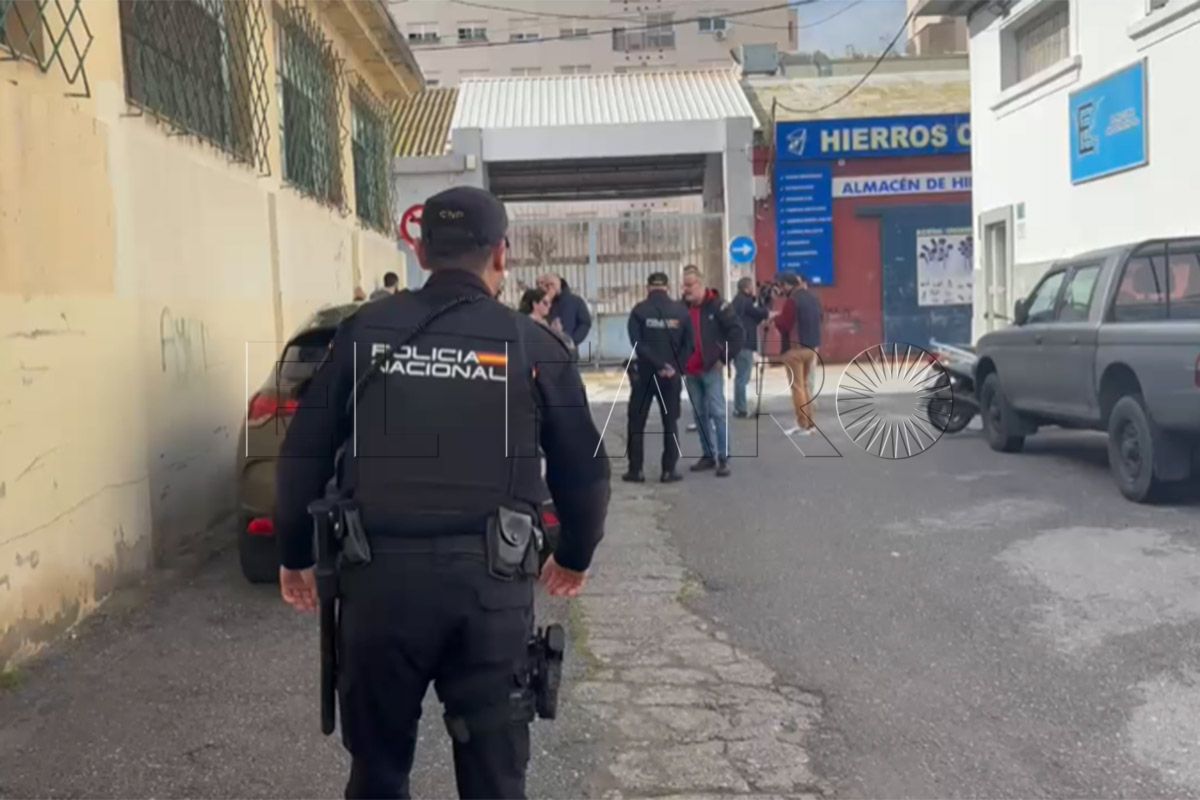 policia-nacional-acude-estructuras-estrecho-negar-entrada-trabajadores