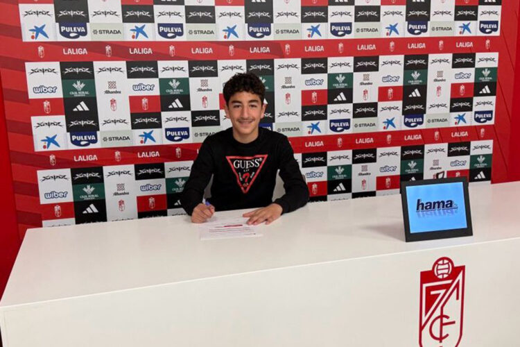 abdelatif-chellaf-firma-granada-cf-futbol-sala-001-cd-puerto