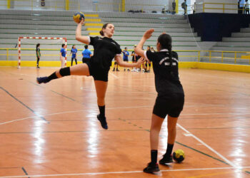 alumnos-fbmce-realizan-cursos-balonmano