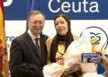 anisa-milud-ali-recibe-reconocimiento-mujer-10-005