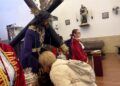 besamanos-acerca-semana-santa-amargura