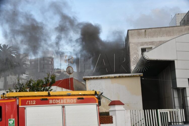 bomberos-interviene-incendio-viejo-hospital