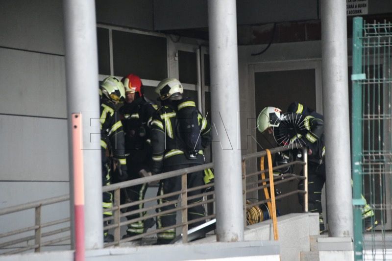 bomberos-interviene-incendio-viejo-hospital-014