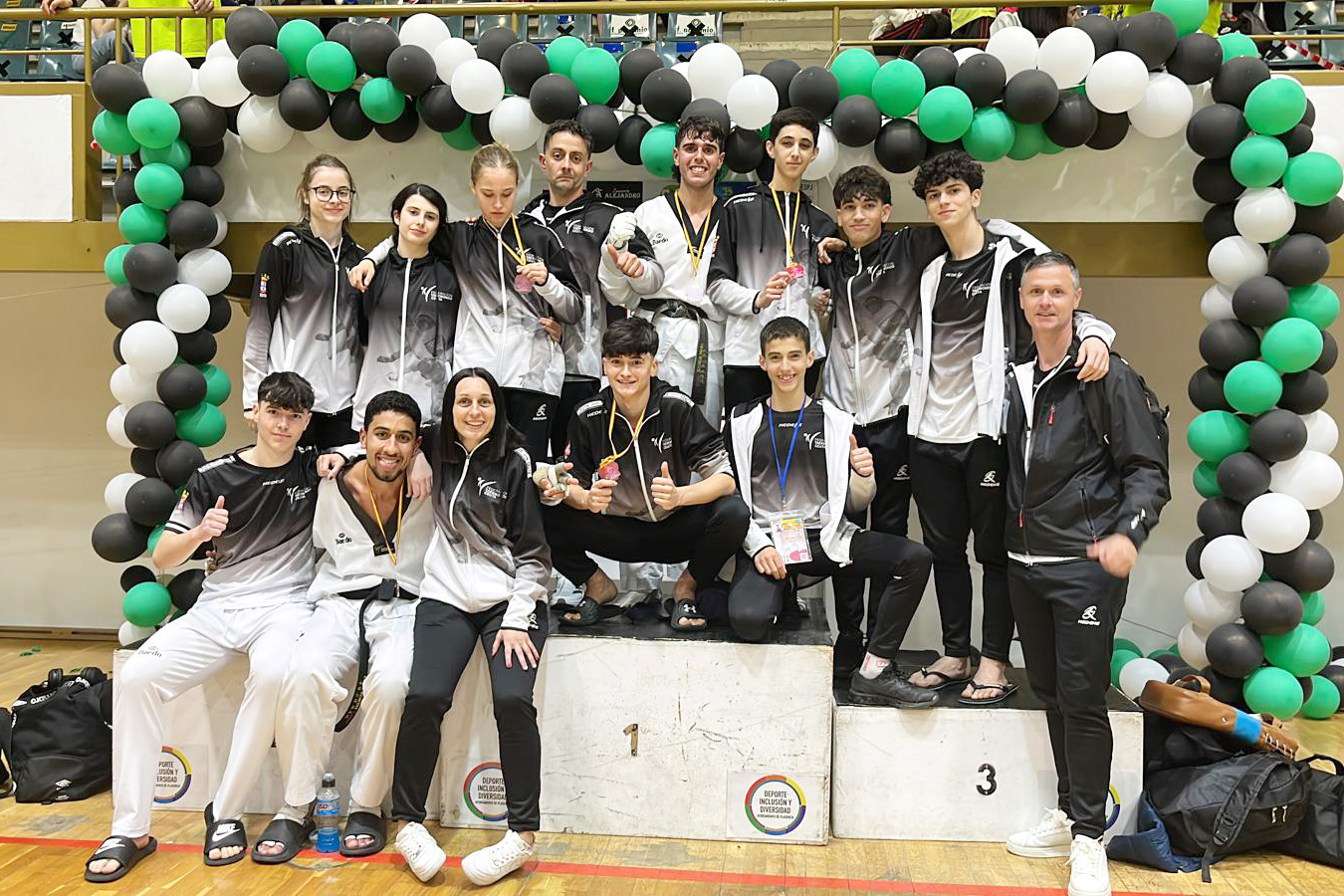 cinco-medallas-ceuta-open-internacional-taekwondo-1
