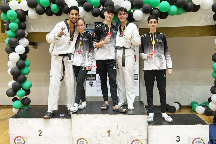 cinco-medallas-ceuta-open-internacional-taekwondo-2