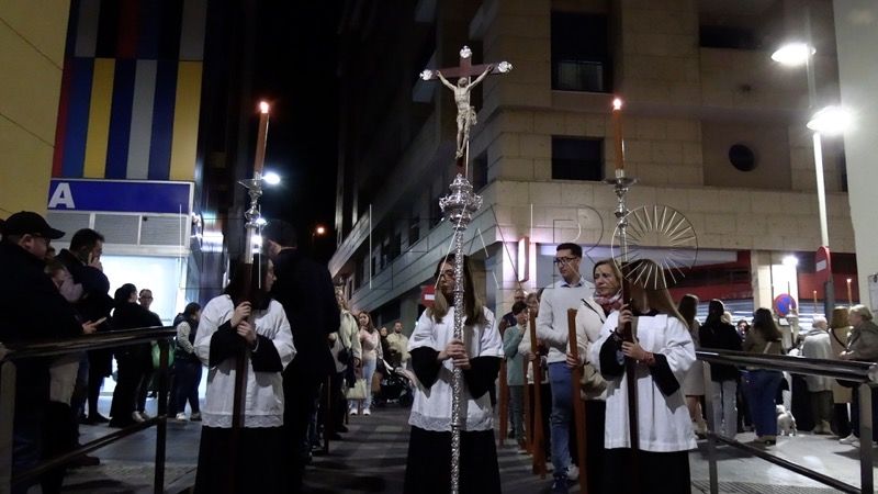 cristo-buena-muerte-recorre-calles-solemne-via-crucis-010