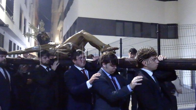 cristo-buena-muerte-recorre-calles-solemne-via-crucis-010