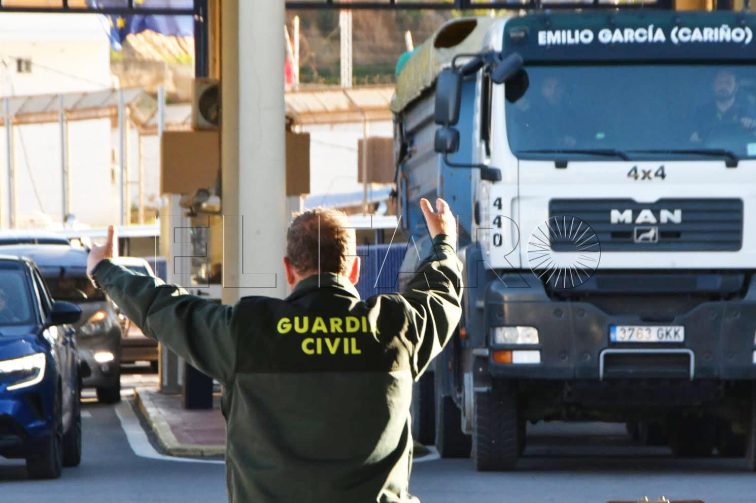 entra-ceuta-primer-camion-aridos-aduana-comercial-5