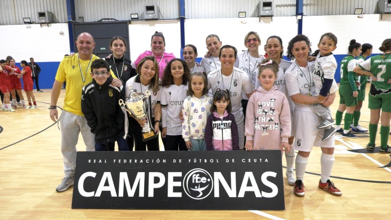 entrega-trofeos-campeon-subcampeon-liga-femenina-seniors