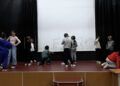 escolares-san-daniel-se-acercan-teatro-005