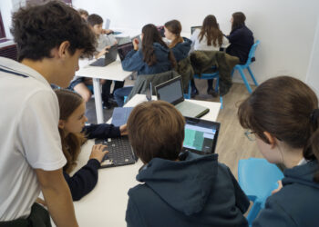 estudiantes-unen-combatir-soledad-no-deseada-ONCE-2