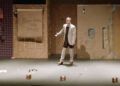 gran-acogida-cortazar-juego-teatro-revellin-pablo-rivero-ana-rayo-1