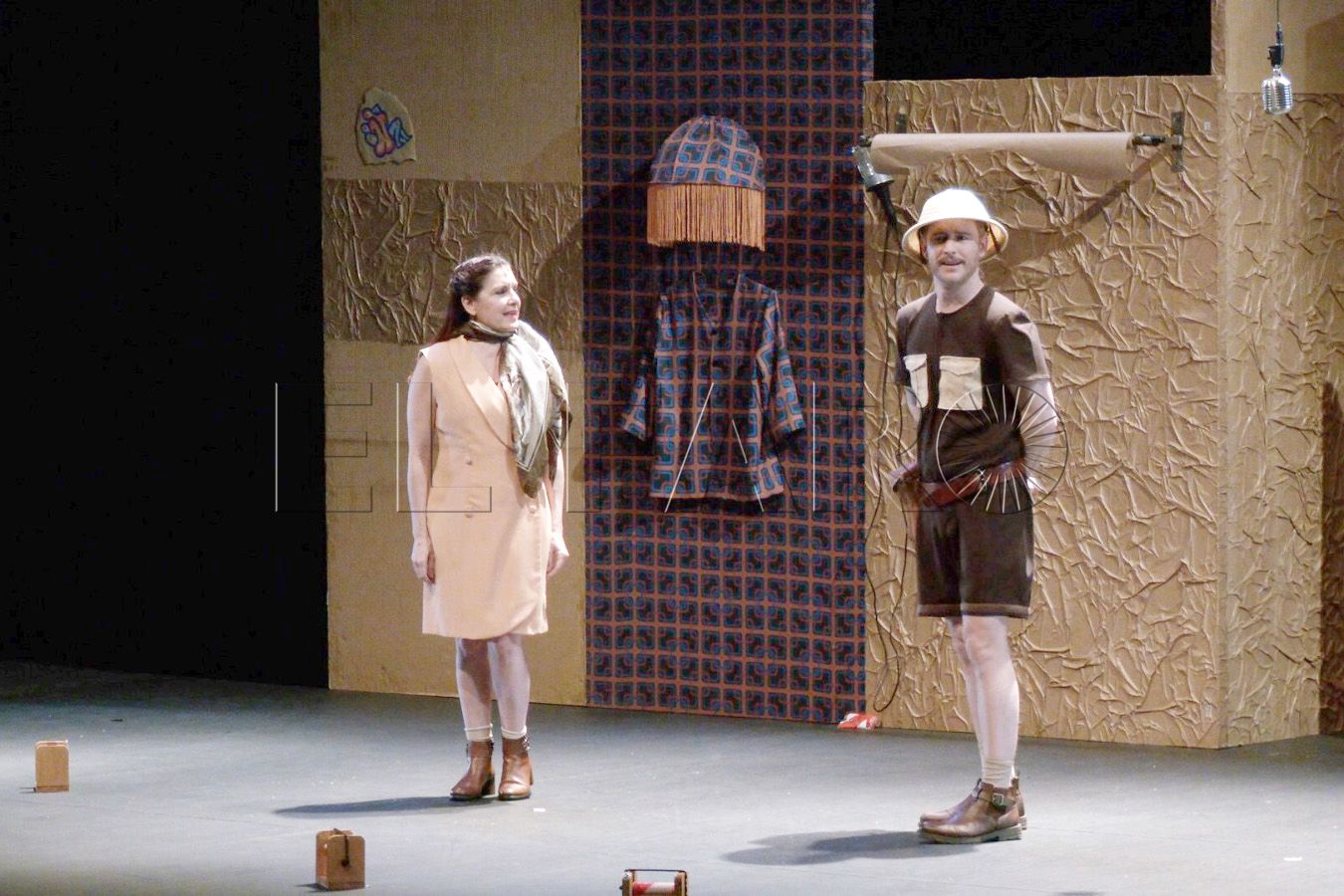 gran-acogida-cortazar-juego-teatro-revellin-pablo-rivero-ana-rayo-15