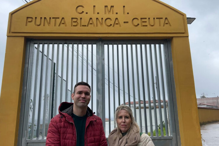 lopez-verdejo-visitan-centro-menores-punta-blanca-001