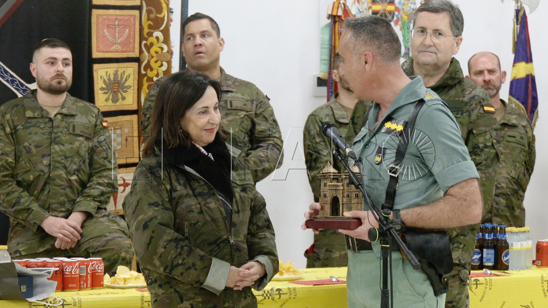 margarita-robles-ministra-defensa-despide-comandante-general-marcos-llago-navarro-1