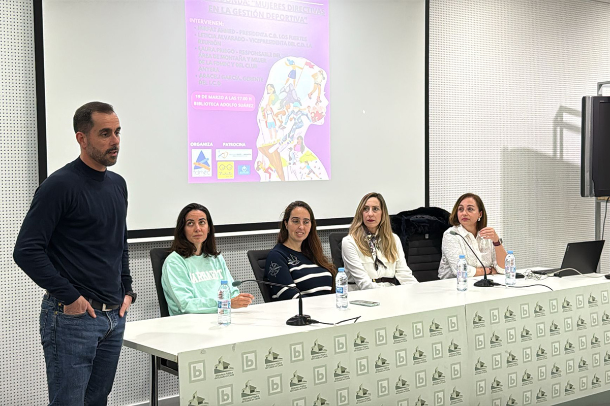 mesa-redonda-visibilizar-figura-mujer-deporte-002