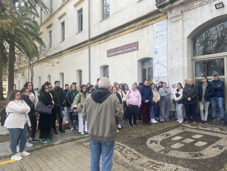 minuto-silencio-campus-universitario-muerte-belen-cortes-educadora-social-badajoz