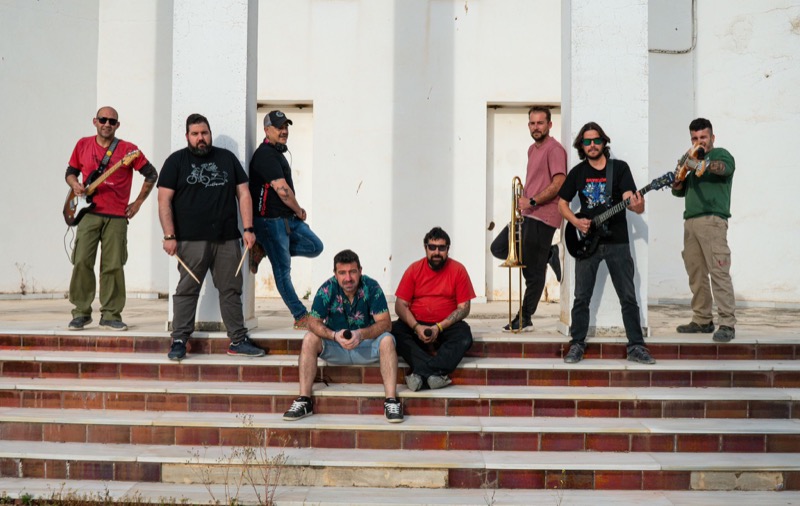 molestando-vecinos-divertirse-publico-musica