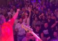 molestando-vecinos-divertirse-publico-musica