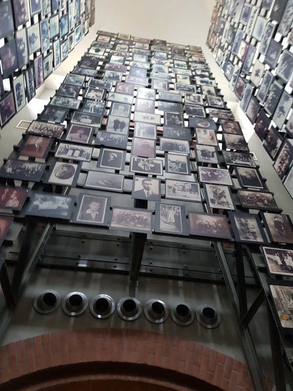 nadie-engane-recuerdo-holocausto-genocidio-perpetra-001