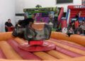 ninos-celebran-final-ramadan-colchonetas-manualidades-001