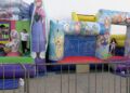ninos-celebran-final-ramadan-colchonetas-manualidades-011