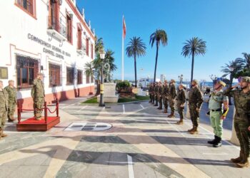 nuevo-comandante-general-ceuta-recibe-honores-puertas-comandancia