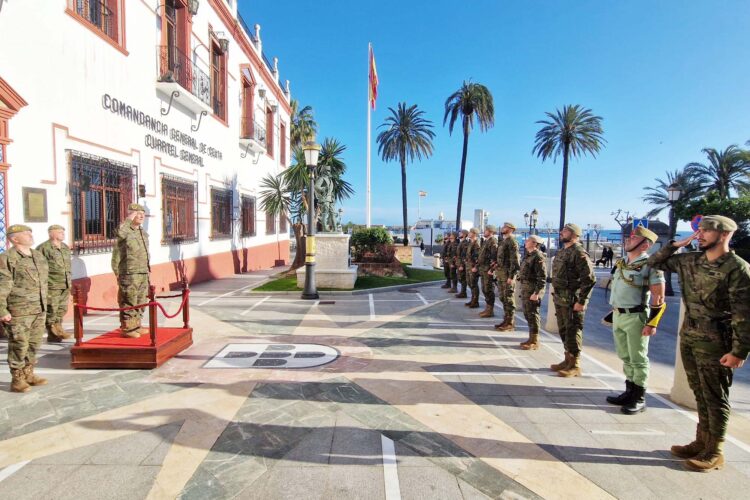 nuevo-comandante-general-ceuta-recibe-honores-puertas-comandancia