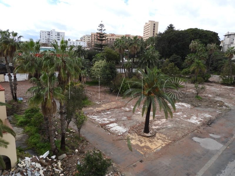 odisea-derribar-ultimo-chale-ubicado-puerto