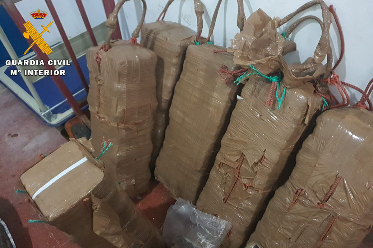 operativo-antidroga-guardia-civil-mar-hachis-pateras-pesca