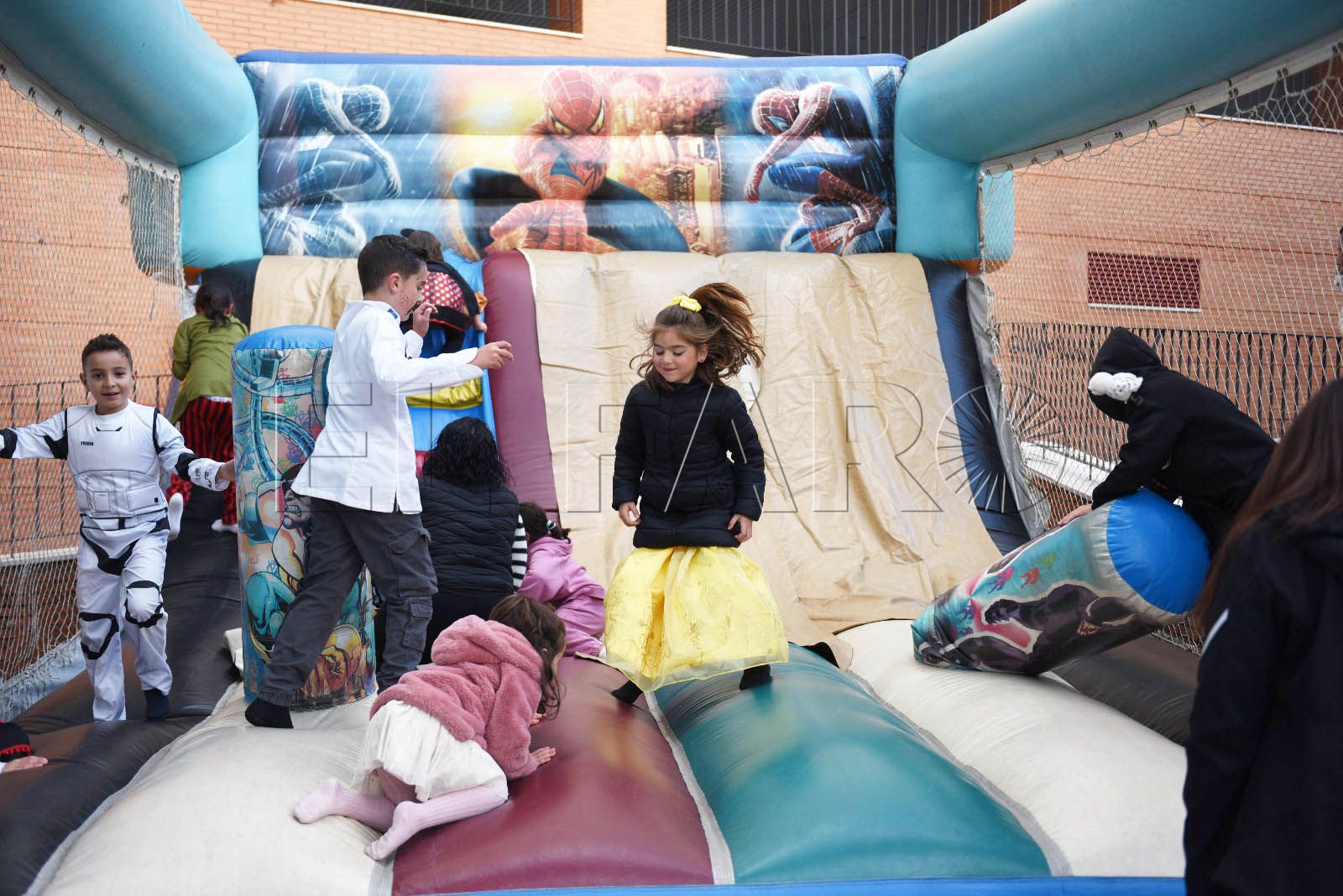 parques-ceuta-celebra-carnaval-colorido-agrupaciones-23