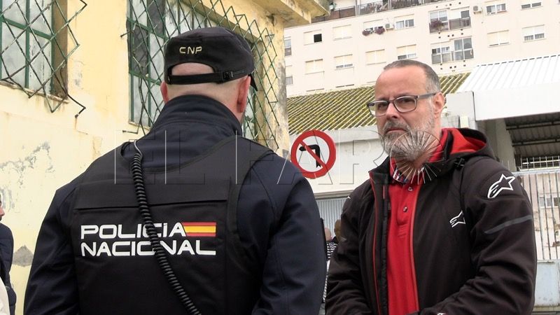 policia-nacional-acude-estructuras-estrecho-negar-entrada-trabajadores
