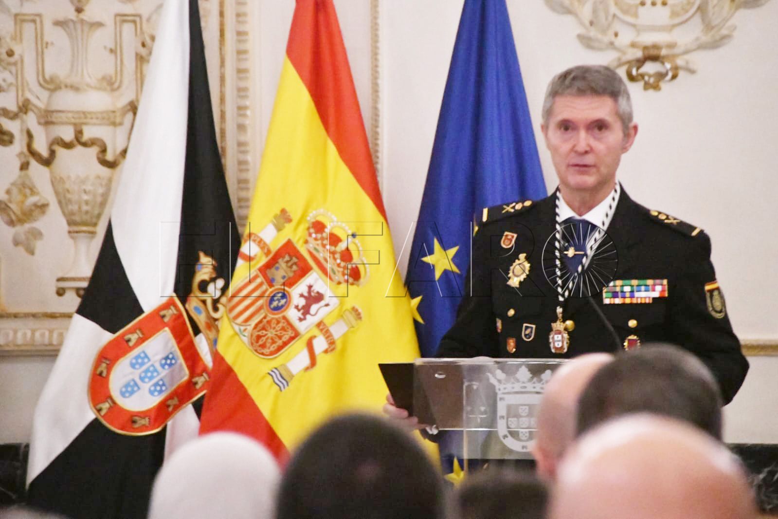 policia-nacional-medalla-oro-ciudad-35