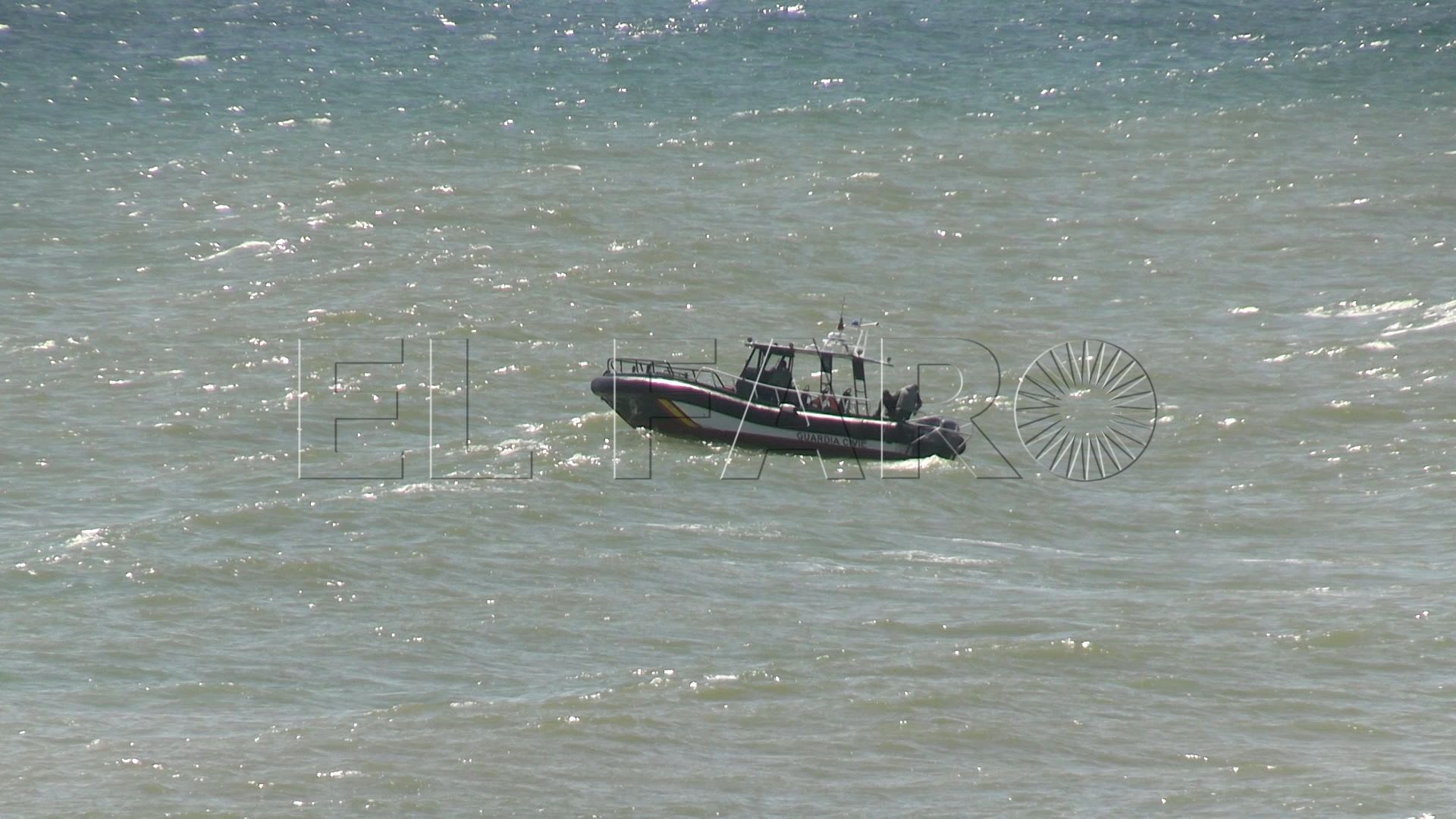 rescates-guardia-civil-mar-inmigrantes-huidas-desesperadas-13