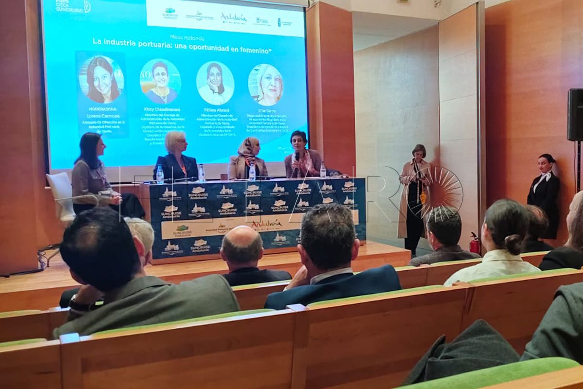 sector-portuario-se-sienta-mesa-debatir-mujer-ponencias-003