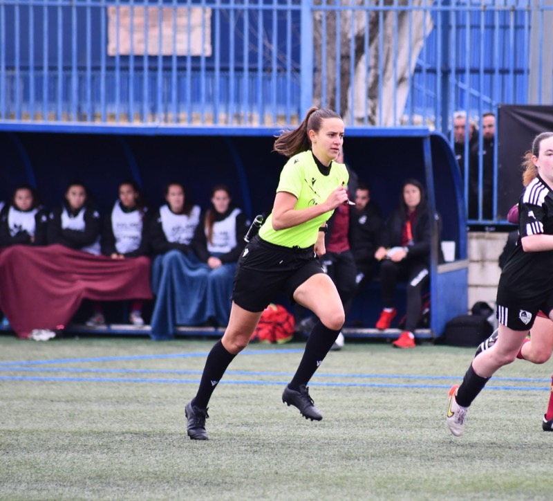 soraya-chairi-pionera-arbitraje-caballa-futbol-010