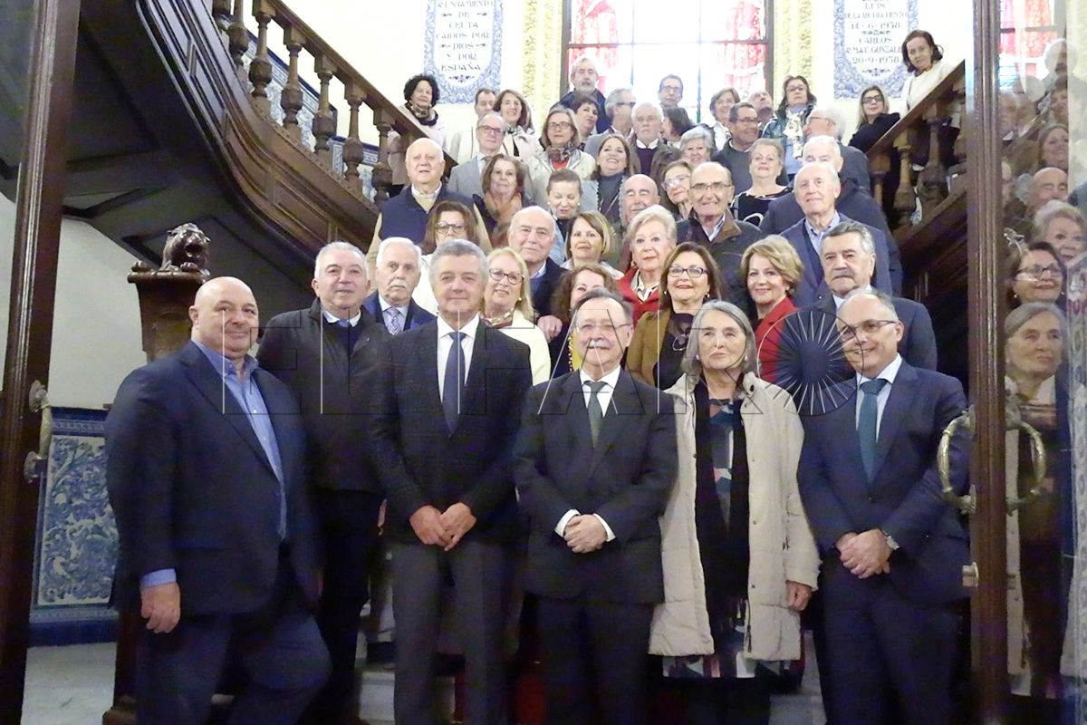 vivas-recibe-circulo-artesanos-sanlucar-barrameda-005-principal