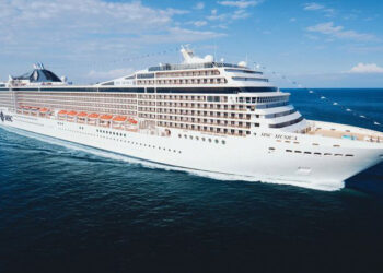 2000-turistas-crucero-msc-musica