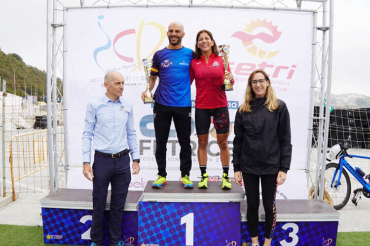 FOTOS-vilal-ahmed-maria-bohorquez-ganadores-duatlon-perla-mediterraneo