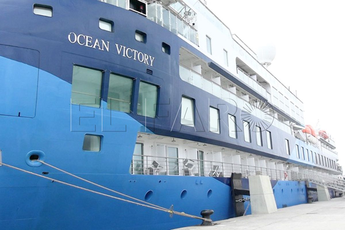 buque-ocean-victory-desembarca-muelle-espana-006-portada