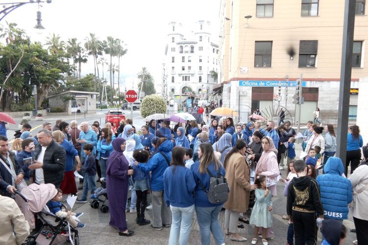 decenas-familias-salen-calle-visibilizar-autismo-001