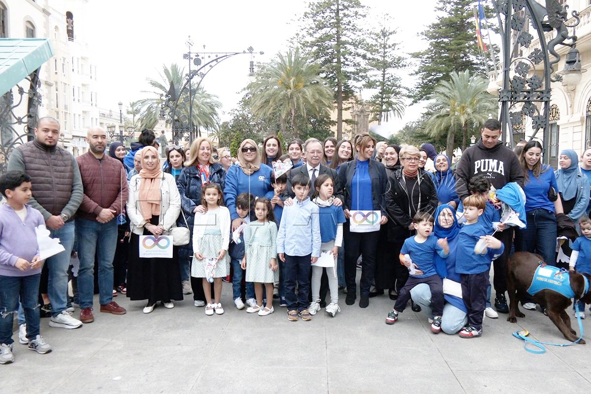 decenas-familias-salen-calle-visibilizar-autismo-013-principal
