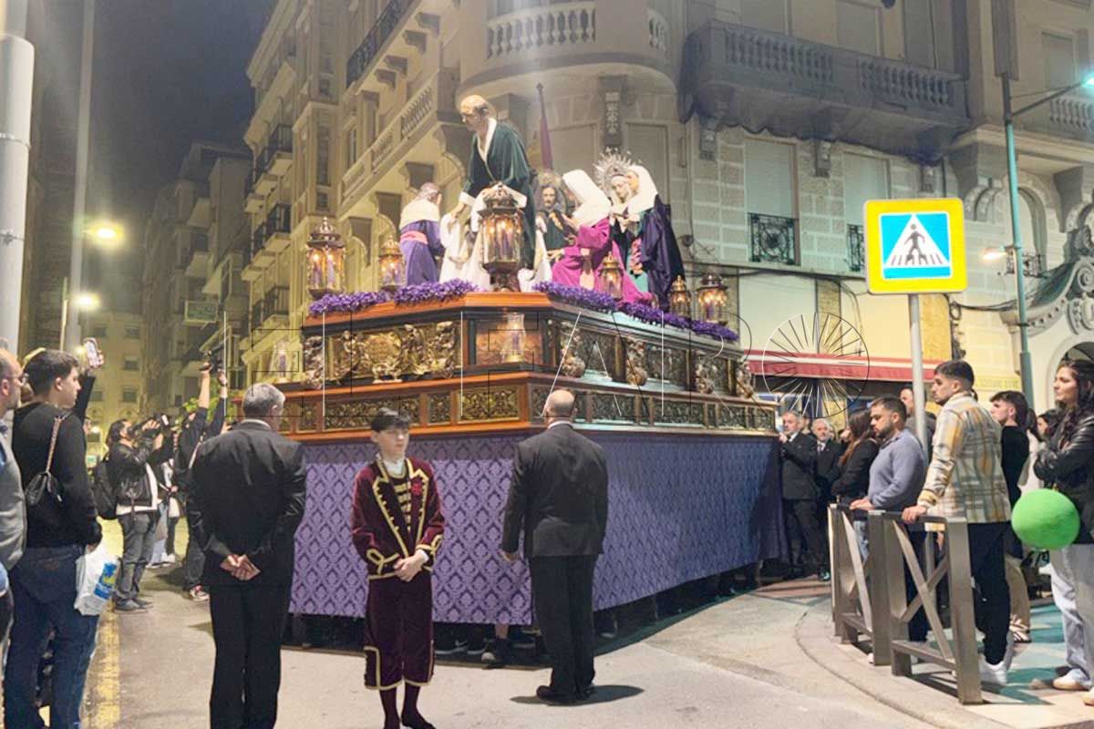 descendimiento-envuelve-madrugada-viernes-santo-semana-santa-2025-015-portada