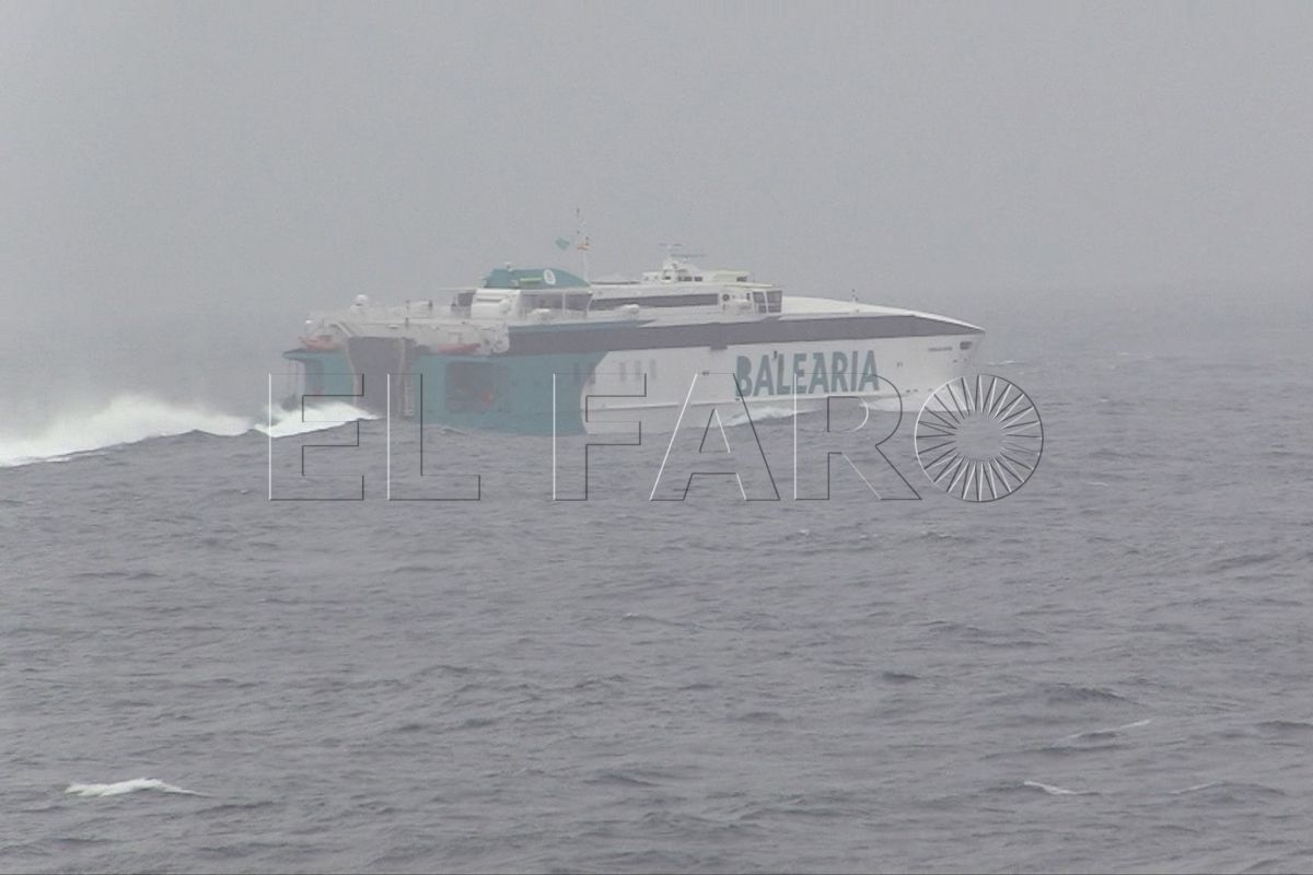 enfrentan-barcos-temporal-olivier-005