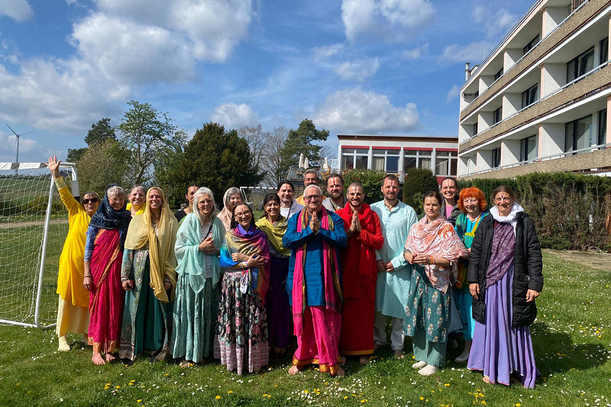 experiencia-espiritual-corazon-alemania-visita-ashram-shri-004