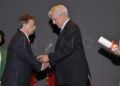 fallece-mario-vargas-llosa-premio-convivencia-ceuta-2013-002