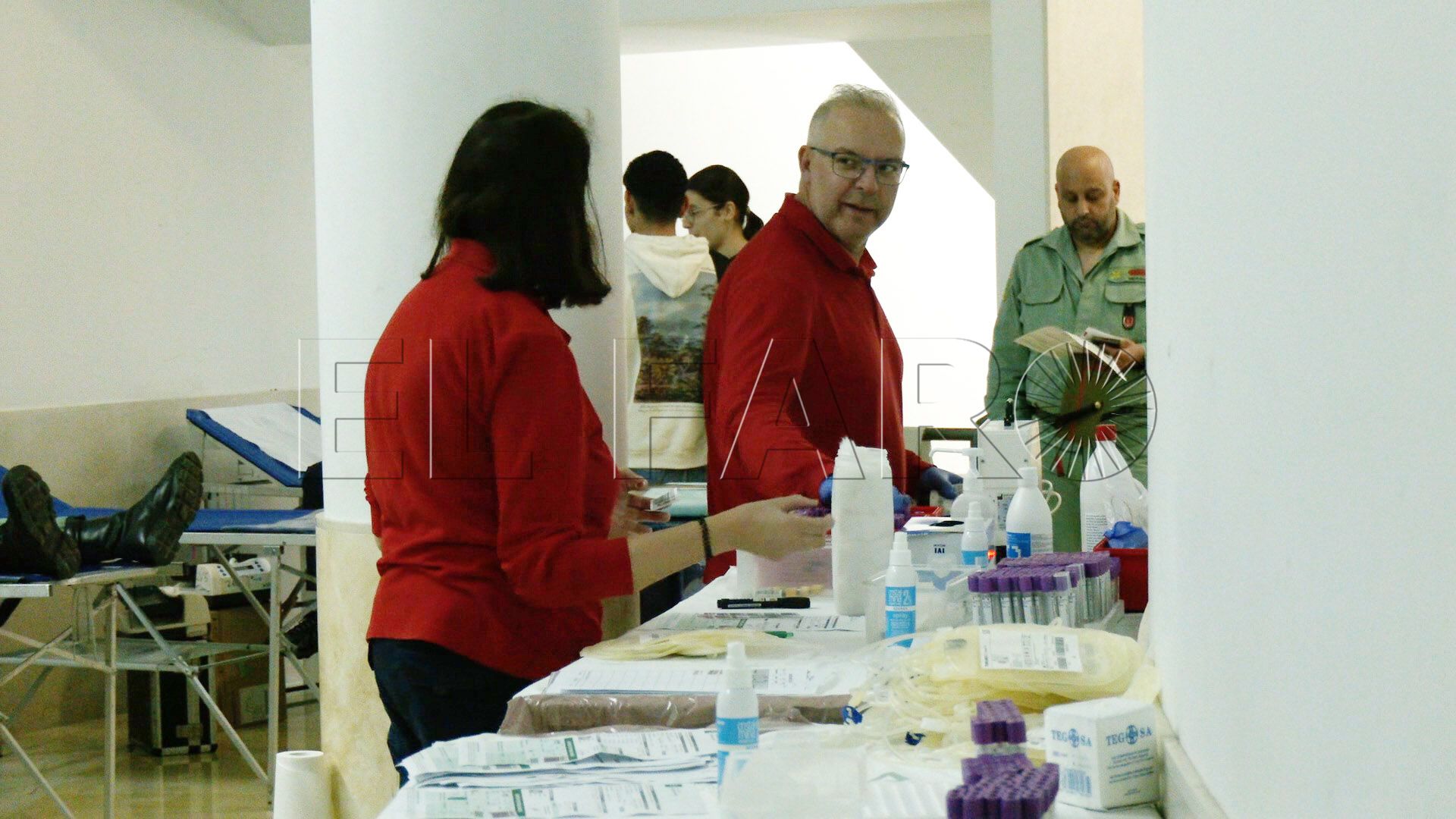 militares-acuden-llamada-donacion-sangre-14