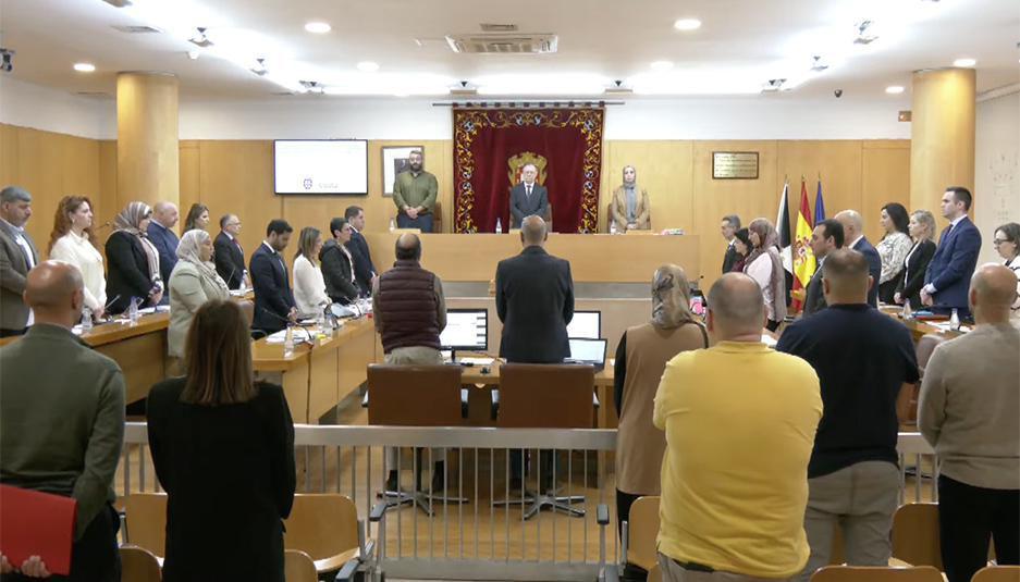 minuto-silencio-muerte-papa-pleno-asamblea