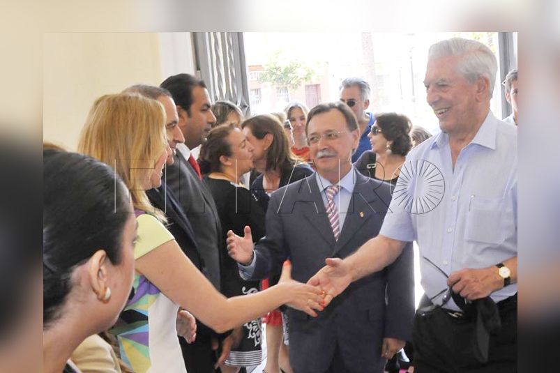 muerte-vargas-llosa-coctel-ceuta