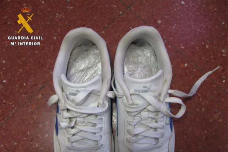 otra-ruta-droga-kifi-zapatillas-pequenas-cargas-hachis-coches